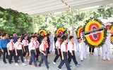 Đại biểu thanh thiếu nhi cả nước viếng Chủ tịch nước Trần Đại Quang